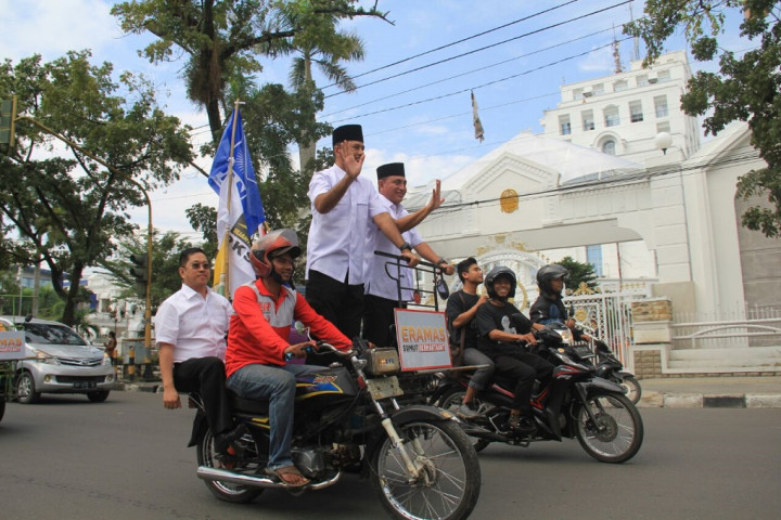 Edy-Ijeck Naik Betor Daftar ke KPU