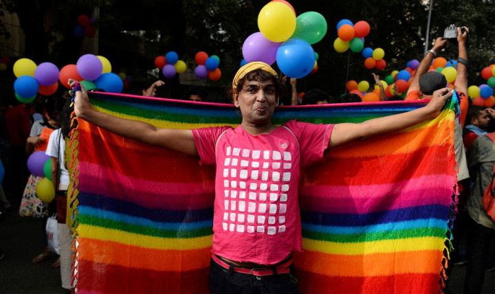 Mahkamah India akan Kaji Ulang Aturan Gay