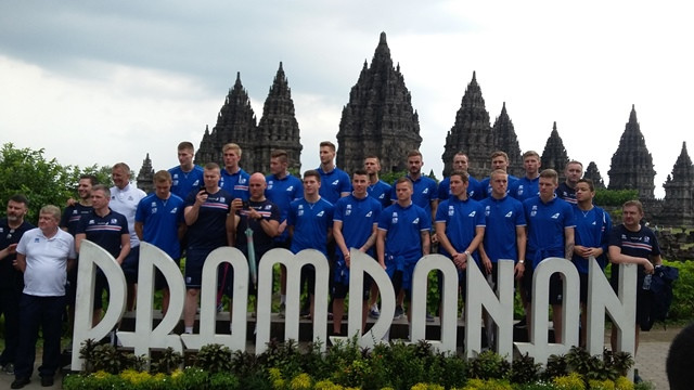 Timnas Islandia Wisata ke Candi Prambanan