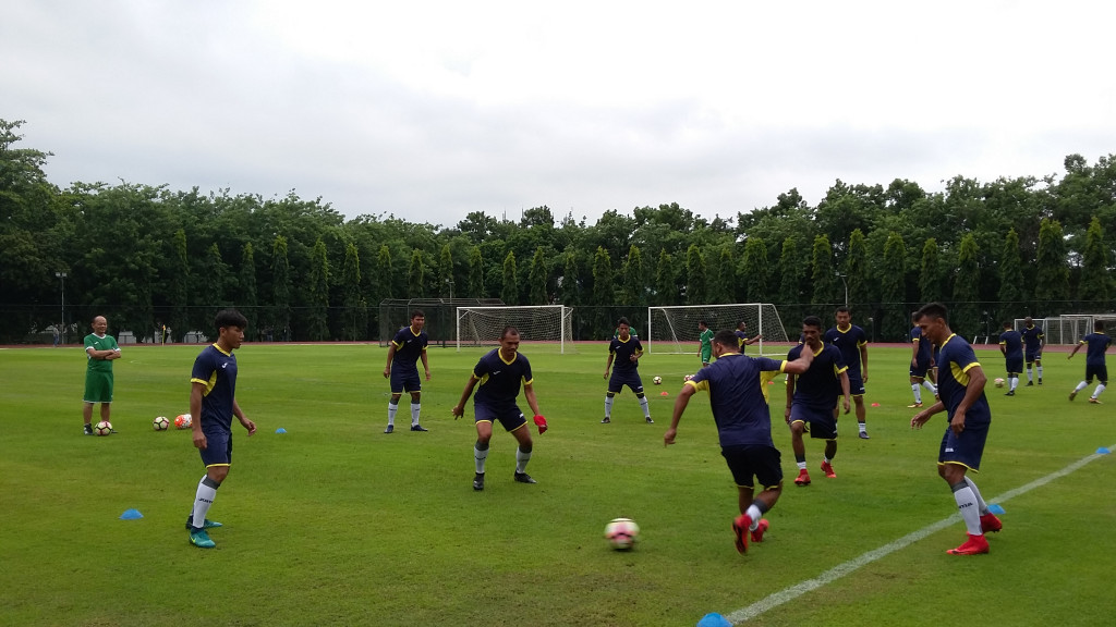Sesi latihan Skuat Indonesia Selection jelang laga melawan Islandia di Stadion Maguwoharjo, Sleman (Foto: medcom.id/Ahmad Mustaqim)