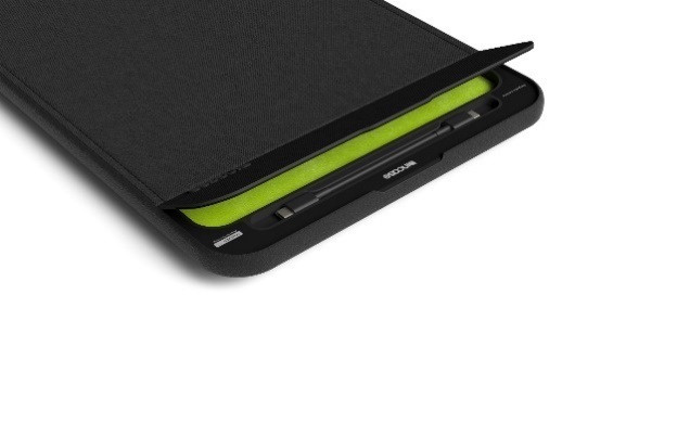 Kantong MacBook Pro Ini Pasang Baterai Ekstra 14.000 mAh