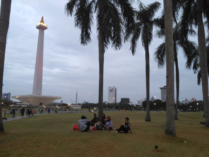 Pagar Kawat Monas Dicopot