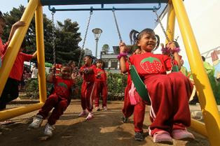 Anak-anak dan Fase Hedonisme Naif