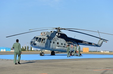 Helikopter India dengan Tujuh Kru Hilang di Laut Arab