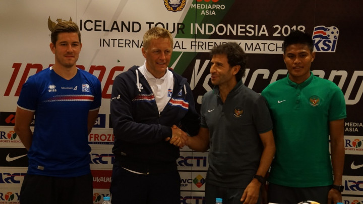 Pelatih Islandia Beri Nilai 10 untuk Rumput SUGBK