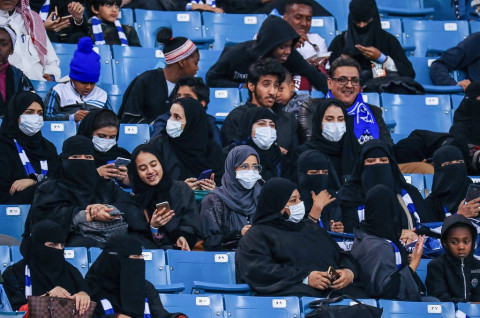 Menonton Sepak Bola Di Stadion Wanita Arab Saudi Merasa Lebih Bebas