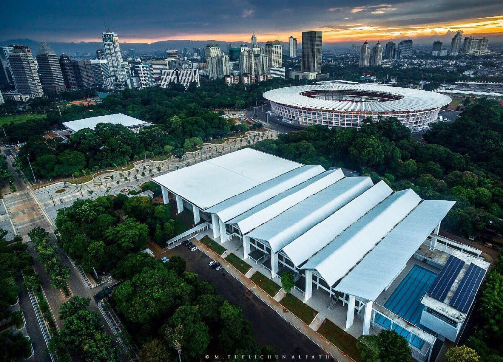 Gaya Retro Stadion Aquatic Senayan