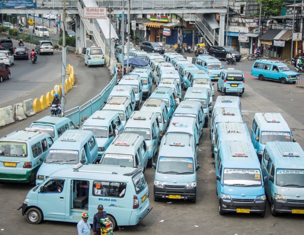 Kalah Saing, Usaha Angkot Gulung Tikar