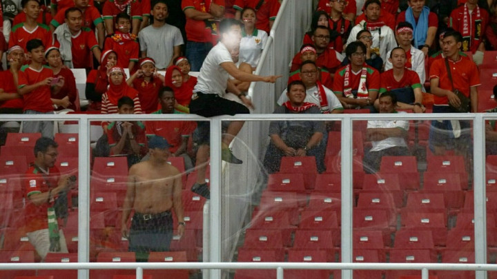 Suporter Timnas Sempat Bersitegang dengan Polisi