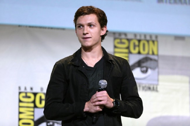 Kerap Beri Bocoran Film, Tom Holland Tak Diberitahu Siapa Lawan Mainnya di Avengers: Infinity War