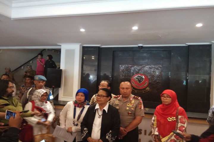 Menteri Yohanna Temui Anak Korban Pembuatan Video Mesum di Bandung