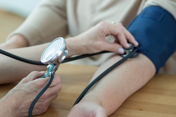 Tekanan Darah Tinggi jadi Kendala Pengobatan Depresi pada Lansia