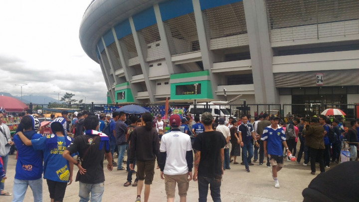 Jelang Laga Pembuka, Bobotoh Mulai Padati Stadion GBLA