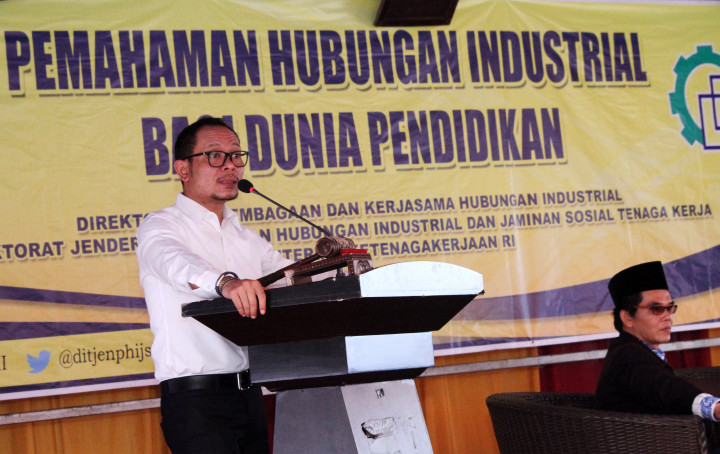 Menaker Tinjau Proyek Strategis Nasional Terowongan KA Notog