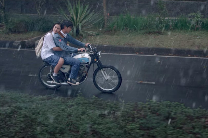 Adaptasi Novel Dilan, Sutradara dan Produser Ungkap Konflik Internal dengan Pidi Baiq