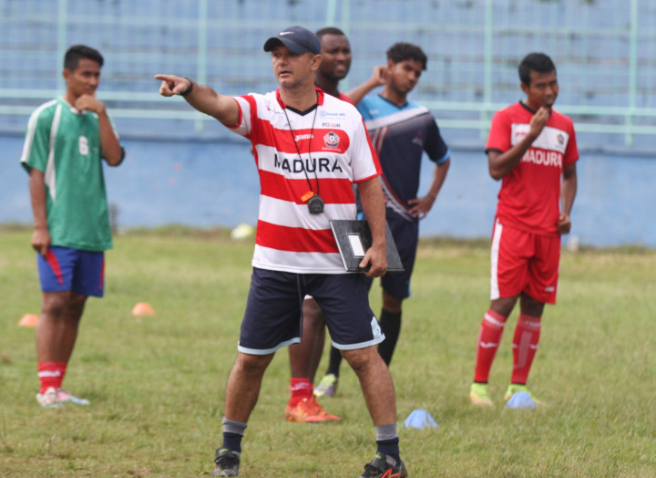 Pelatih Madura United Waspada Kecepatan Pemain Perseru