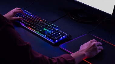 SteelSeries APEX M750, Manjakan Mata dan Tangan