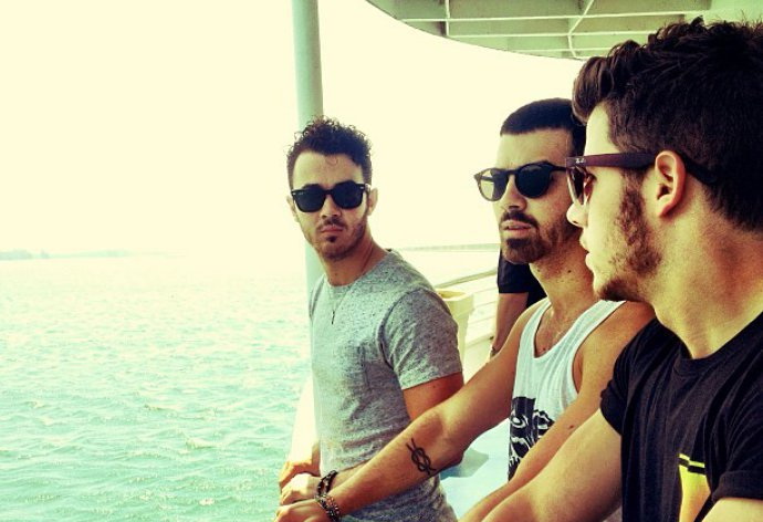 Jonas Brothers Beri Sinyal Kembali