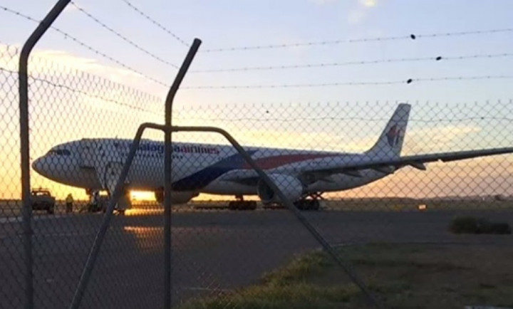 Bergetar Kencang, Pesawat Malaysia Airlines Mendarat Darurat