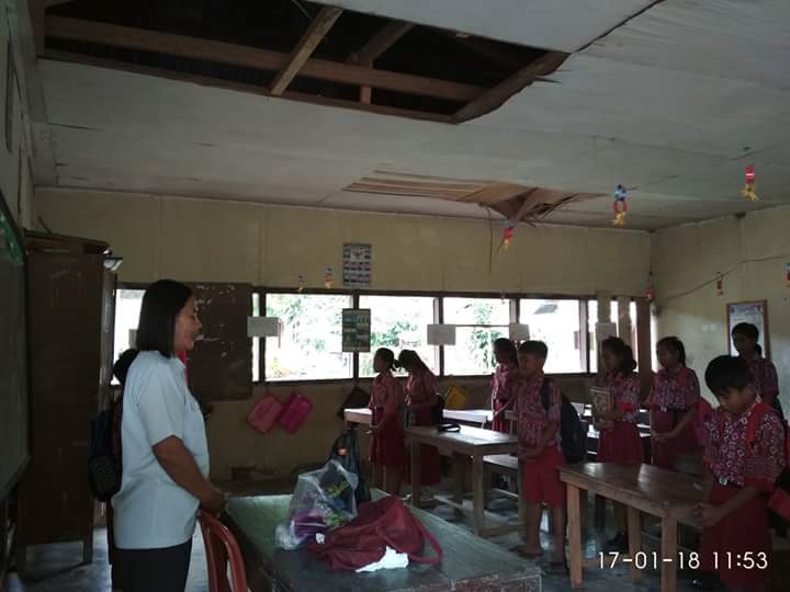 Siswa SDN Sauk Menantang Maut untuk Menimba Ilmu