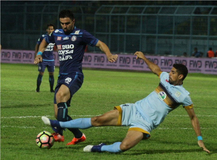 Gol Bunuh Diri buat Arema Gagal Kalahkan Persela