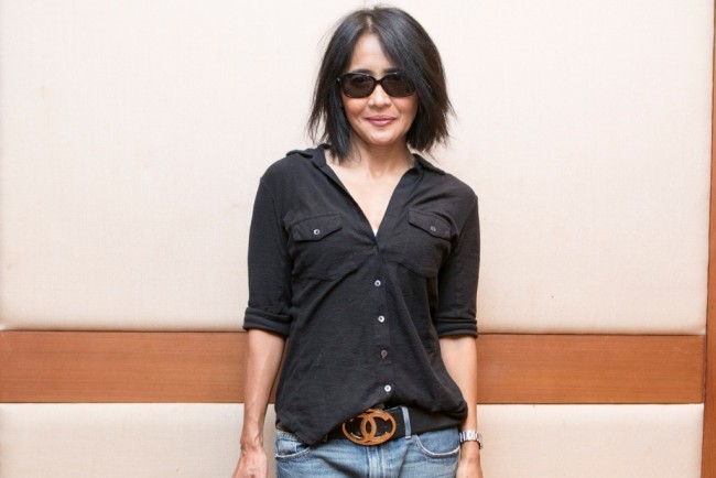 Histori Kacamata Hitam Atiek CB