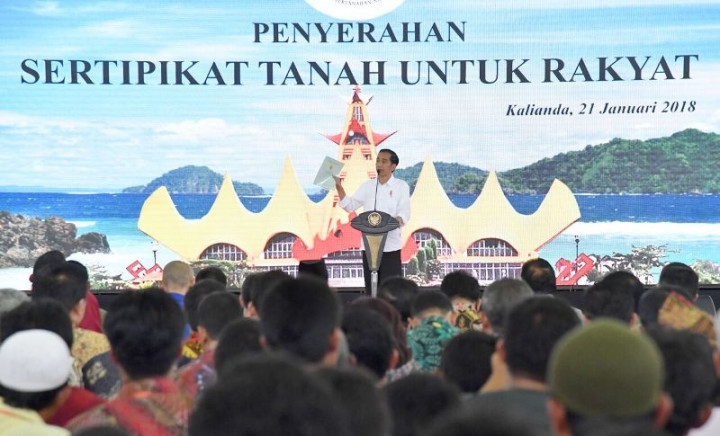 Presiden Bagikan 3.500 Sertifikat Untuk Warga Lampung