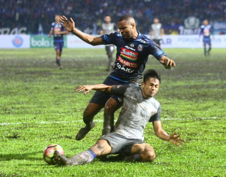Rumput Stadion Gajayana Memprihatinkan, Laga Grup E Dipindah
