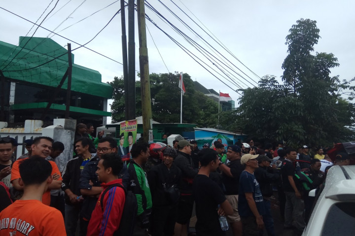 Kantor Gojek Bandung Dikepung Driver Online