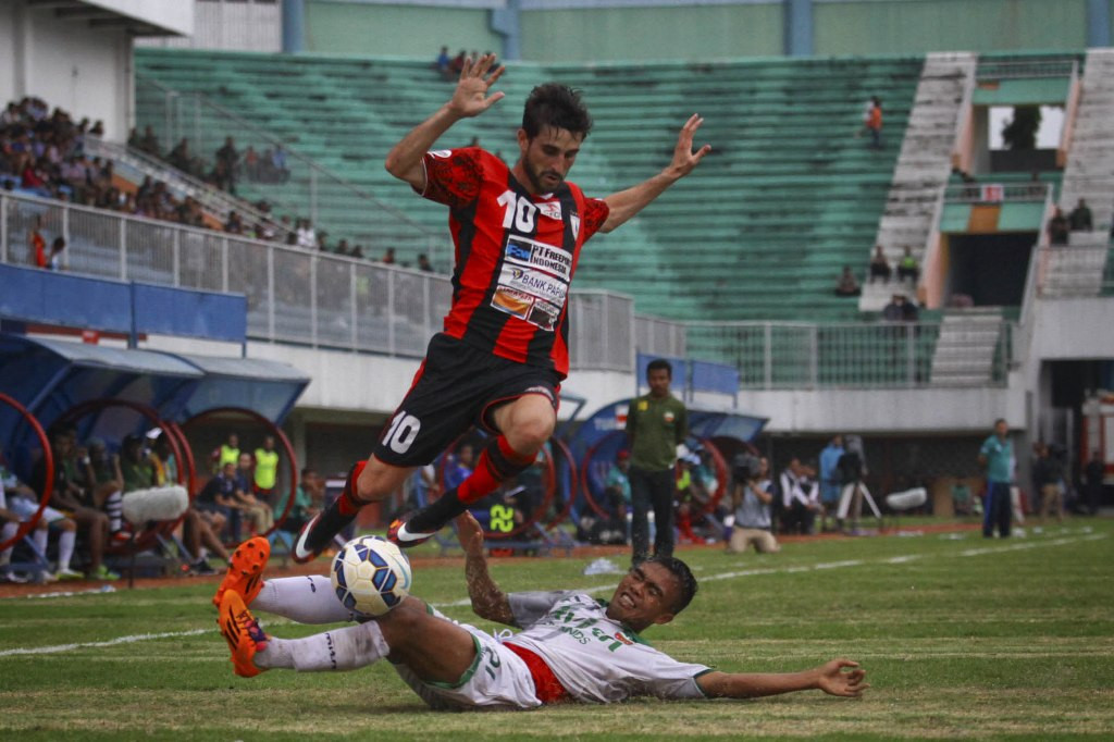 Robertino Pugliara (atas) (Foto: ANTARA FOTO/Andreas Fitri Atmoko)
