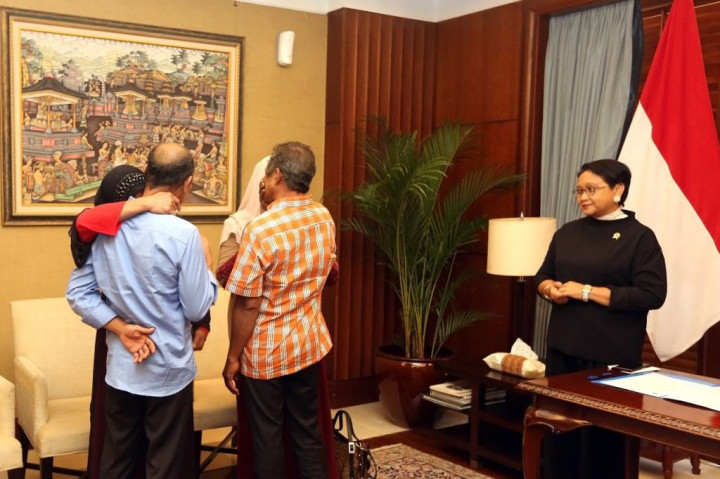 Menlu: TNI dan BIN Berperan Penting Bebaskan 2 Sandera WNI