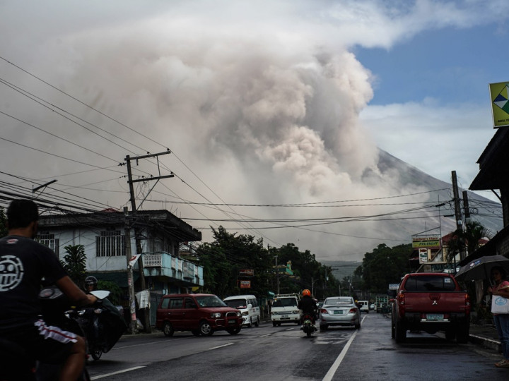 Gunung Mayon di Filipina Meletus, 56 Ribu Warga Dievakuasi