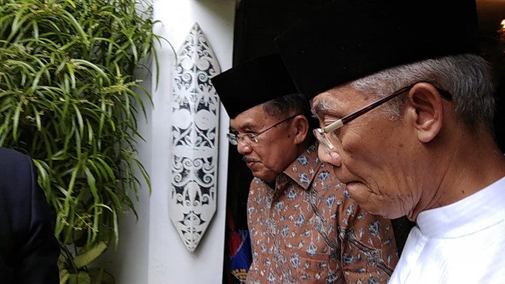 Wapres JK Melayat ke Rumah Daoed Joesoef