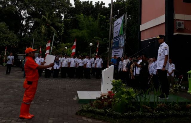 Sandiaga Sebut Pasukan Oranye Pahlawan Kebersihan