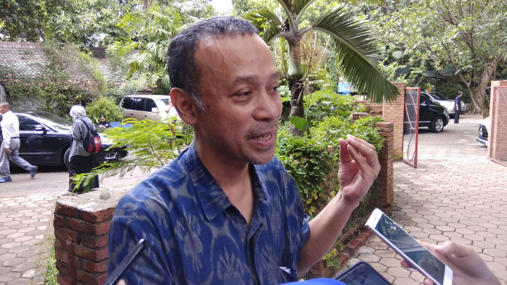 Daoed Joesoef di Mata Menantu