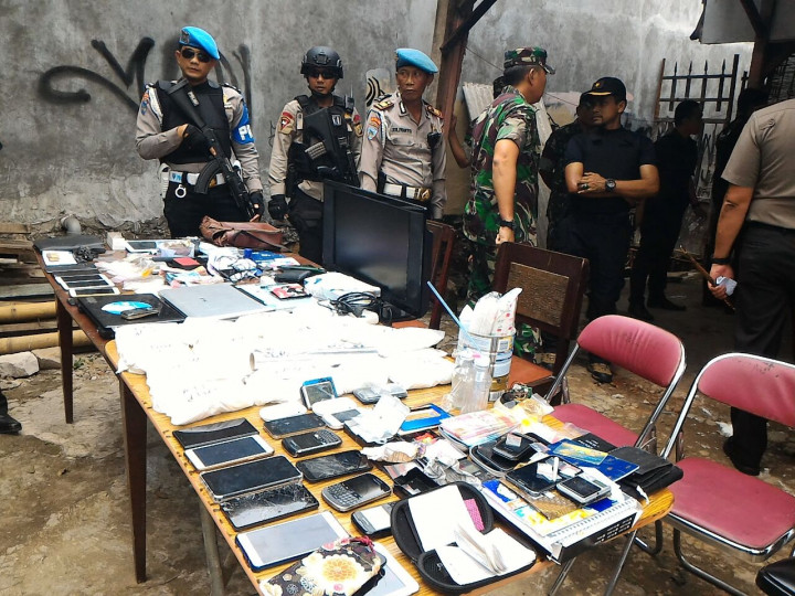 Polisi Sita Bahan Pembuatan Narkoba di Kampung Ambon