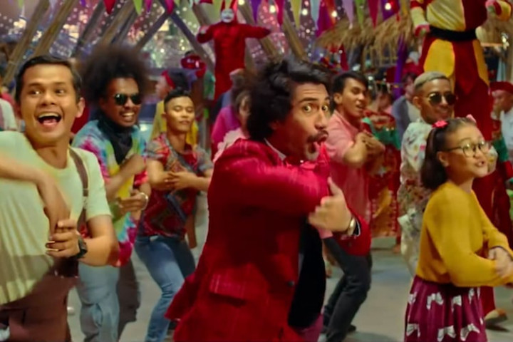 Simak Reza Rahadian Bernyanyi di Teaser Terbaru Benyamin Biang Kerok