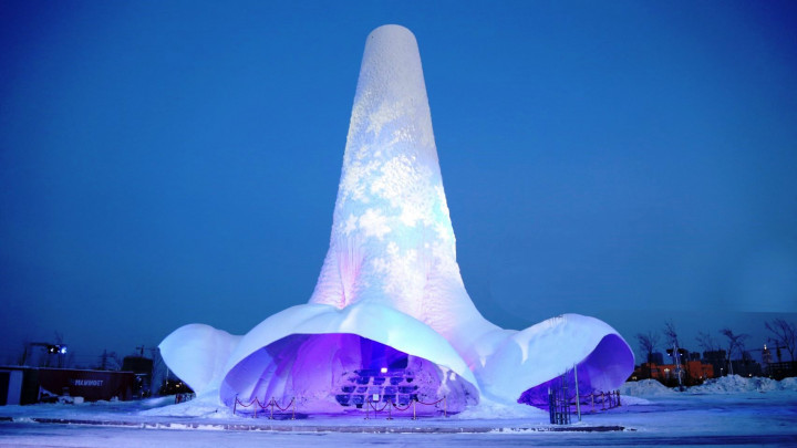 Ini 'Gaun Flamenco' Tertinggi di Dunia