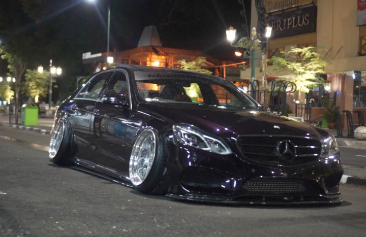 Mercedes-Benz E250 ini, Jadi Jagoan NMAA di Osaka Automesse