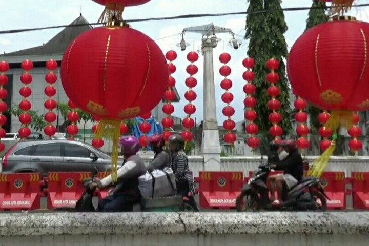 Jelang Imlek, Lima Ribu Lampion Warnai Kota Solo