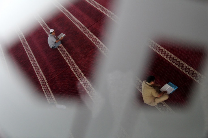 Seribu Alquran Diwakafkan ke Masjid Al Markaz Al Islami