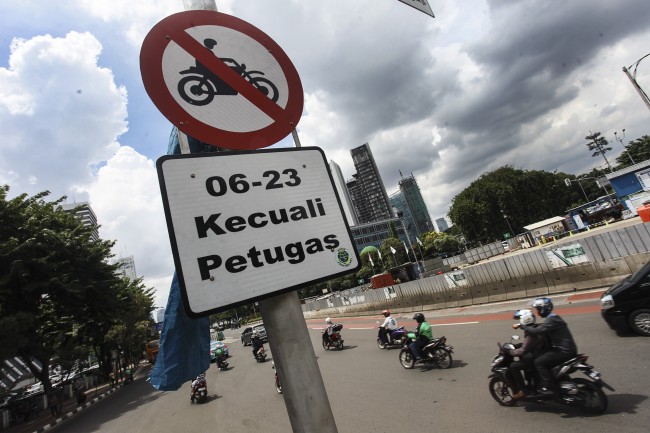 Demokrat Tegaskan Pencabutan Larangan Motor Bukan Karena Anies