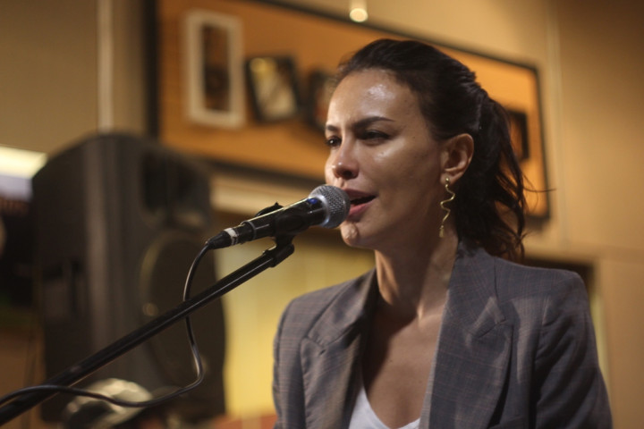 Lewat Nev+, Sophia Latjuba Kembali Bernyanyi