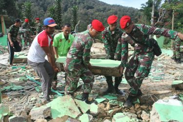 Kopassus Bangun Surau yang Ambruk Pascagempa di Bogor