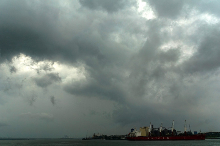 Masyarakat Diminta Waspadai Cuaca Ekstrem