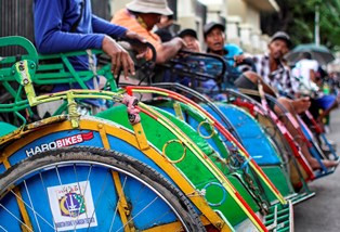 Transportasi <I>Online</i> Disebut Lebih Diminati Ketimbang Becak
