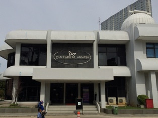 Planetarium Siapkan 16 Teleskop Saksikan <i>Super Blue Blood Moon</i>