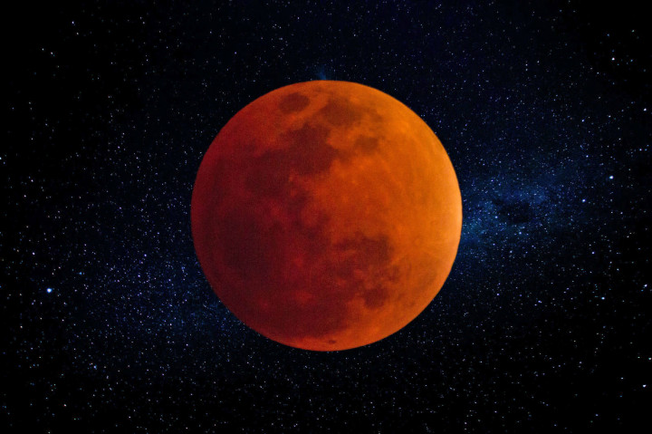 Tips Mengambil Foto Super Blue Blood Moon