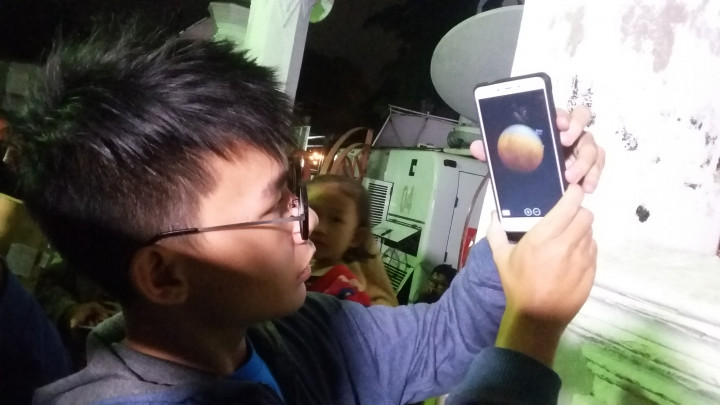 Terhalang Cuaca? Anda Bisa Lihat Gerhana Bulan Lewat Aplikasi