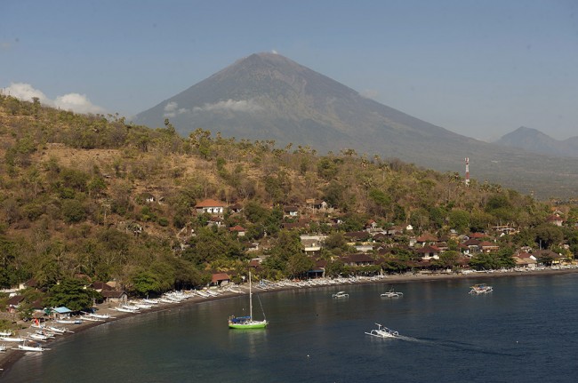 Gunung Agung Meletus, Kunjungan Turis Tiongkok Merosot Tajam di Desember